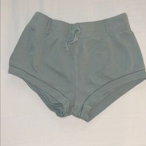 Colored Organics shorts - 2T
